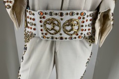 The belt details!