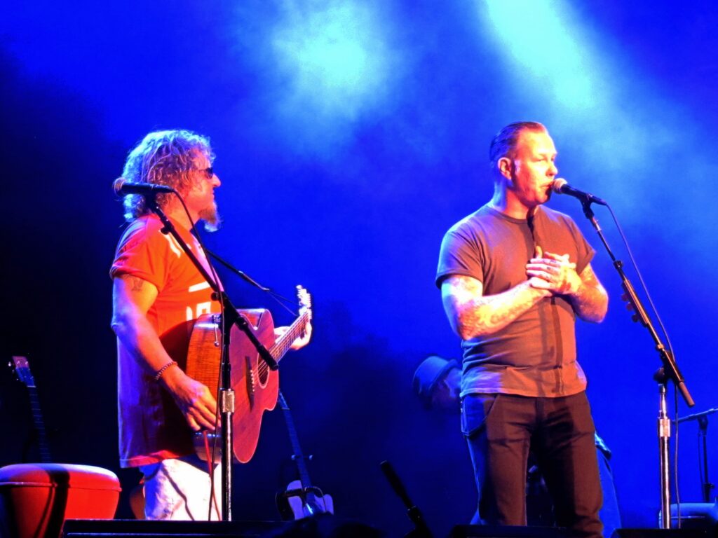 James Hetfield and Sammy Hagar host the 1st annual Acoustic 4 A Cure benefit event