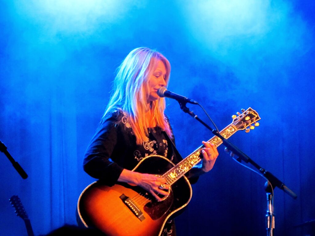 Nancy Wilson performs at the 1st anual Acoustic 4 A Cure