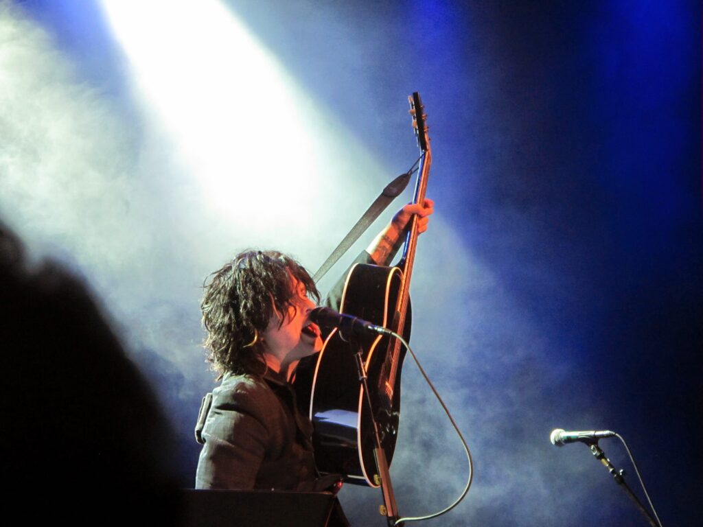 Billie Joe Armstrong performing at the Acoustic 4 A Cure benefit