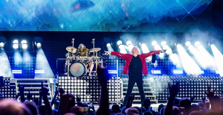 Def Leppard stage photo
